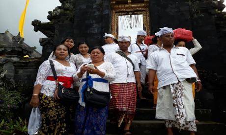 Nganyarin ke Pura Besakih 2017