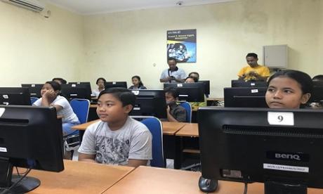 Pelatihan komputer dasar anak-anak