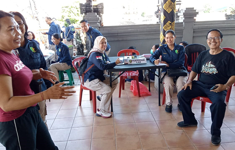 Pemeriksaan Kesehatan Lansia Dari Polda Bali