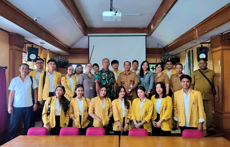 Mahasiswa KKN Undiknas