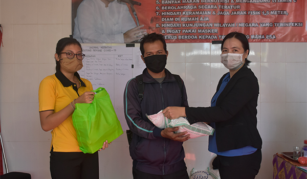 Penyerahan Bantuan Sembako Dari DInas Sosial Kota Denpasar