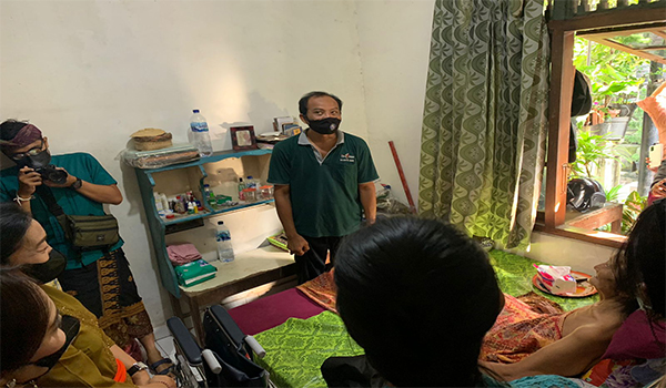 Penyerahan Bantuan Alat Kesehatan